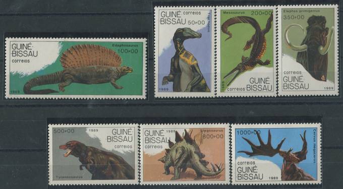 (Dinozavr_nabor_072(1) Набор марок Динозавры. Guine Bissau