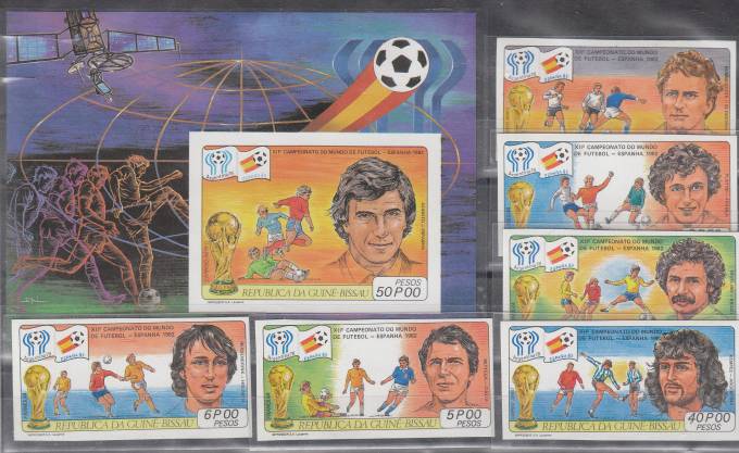 (Footbal_092) Марки футбол №623-628В Бл. №222В (без зубцов) 